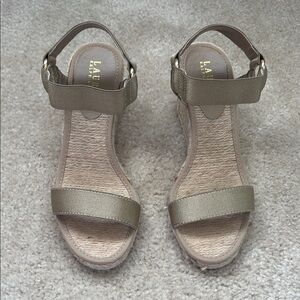 Lauren Ralph Lauren Wedge Sandal Gold Size 6